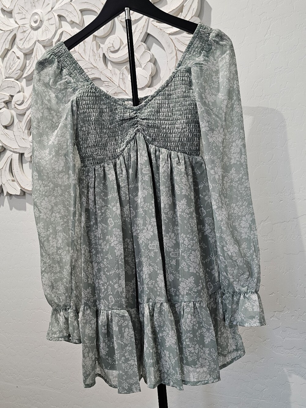 Allison & Kelly Floral Long Sleeve Smocked Green White Mini Dress Womens Sz XS